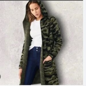 Nine West longline camo duster, **olive/green tones**, size M, great condition